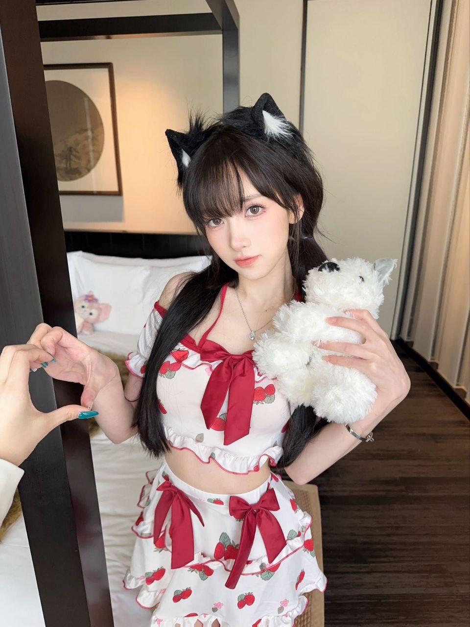 未来生活的一抹温情，机器人泡茶的温馨场景